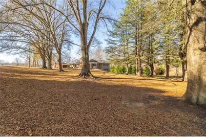 142 Kings Lane, Winston-Salem, NC 27107 - Photo 4