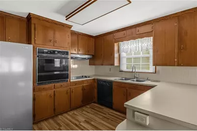 142 Kings Lane, Winston-Salem, NC 27107 - Photo 16