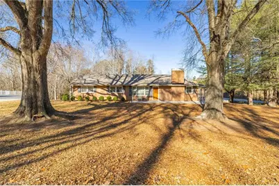 142 Kings Lane, Winston-Salem, NC 27107 - Photo 2