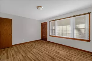 142 Kings Ln, Winston-Salem, NC 27107 - Photo 8