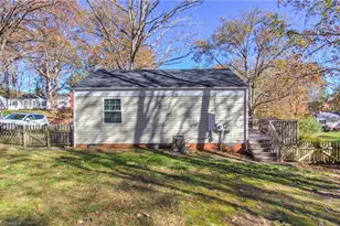 2713 Stratford Dr, Greensboro, NC 27408 - Photo 20