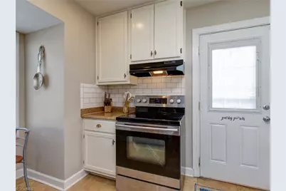 2713 Stratford Drive, Greensboro, NC 27408 - Photo 8