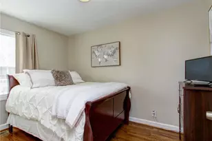 2713 Stratford Dr, Greensboro, NC 27408 - Photo 14