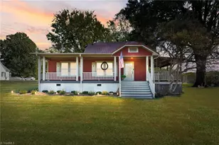 1058 Main St, Walnut Cove, NC 27052 - Photo 1