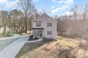 201 Hendrix Dr, Kernersville, NC 27284 - Photo 1