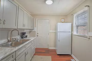 1403 Bellevue St, Greensboro, NC 27406 - Photo 8