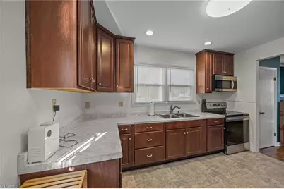 417 Piedmont Way, Burlington, NC 27217 - Photo 6