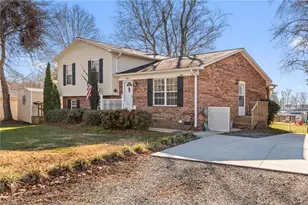 1586 Riverview Rd Ext, Lexington, NC 27292 - Photo 4