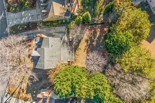 5706 Watercrest Dr, Greensboro, NC 27407 - Photo 32