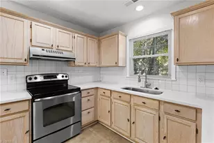 5706 Watercrest Dr, Greensboro, NC 27407 - Photo 14