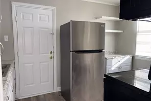 1211 Cedrow Dr, High Point, NC 27260 - Photo 4