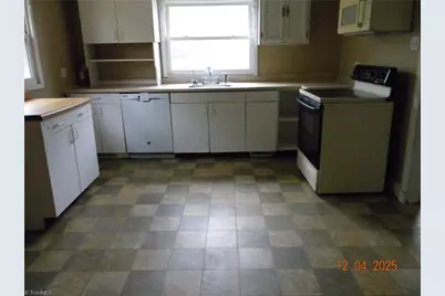 223 Old Wayside Drive, Winston-Salem, NC 27107 - Photo 6