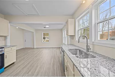 100 Carr Street, Thomasville, NC 27360 - Photo 14