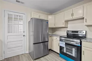 100 Carr St, Thomasville, NC 27360 - Photo 12