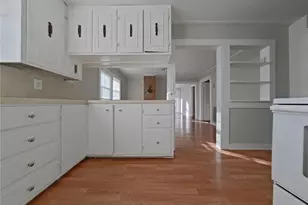 197 Spring Garden Cir, High Point, NC 27260 - Photo 2