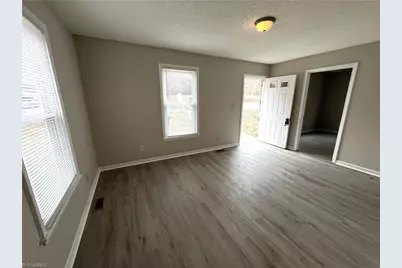 1001 Lane Street, Reidsville, NC 27320 - Photo 4