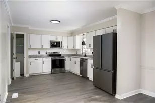 1220 Reynolds Forest Dr, Winston-Salem, NC 27107 - Photo 8