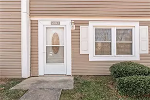 5739 Bramblegate Rd, Greensboro, NC 27409 - Photo 4