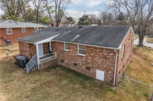 2214 Woodberry Dr, Greensboro, NC 27403 - Photo 36