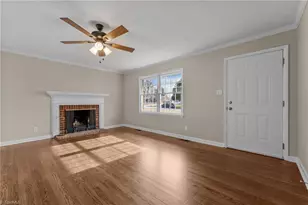 2214 Woodberry Dr, Greensboro, NC 27403 - Photo 4