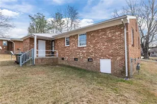 2214 Woodberry Dr, Greensboro, NC 27403 - Photo 30