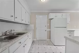 2214 Woodberry Dr, Greensboro, NC 27403 - Photo 18