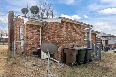 2214 Woodberry Drive, Greensboro, NC 27403 - Photo 28