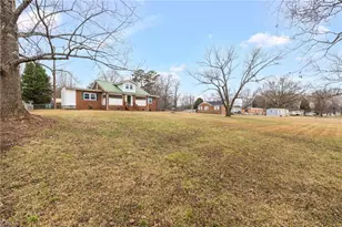 1020 Lacy Ln, Walnut Cove, NC 27052 - Photo 4