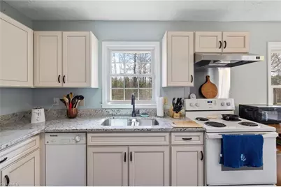 825 Parkwood Street, Burlington, NC 27215 - Photo 12