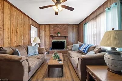 825 Parkwood Street, Burlington, NC 27215 - Photo 8