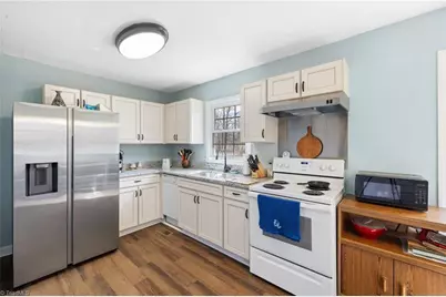 825 Parkwood Street, Burlington, NC 27215 - Photo 10