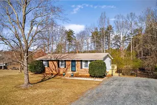 413 Vernon Rd, Reidsville, NC 27320 - Photo 2