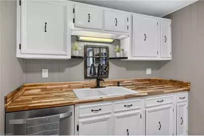 413 Vernon Road, Reidsville, NC 27320 - Photo 10