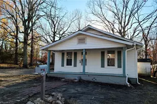 318 Woodlawn St, Thomasville, NC 27360 - Photo 2