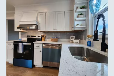 315 Small Street, Thomasville, NC 27360 - Photo 1