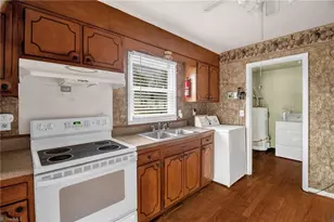 1203 Curtis St, Greensboro, NC 27406 - Photo 10