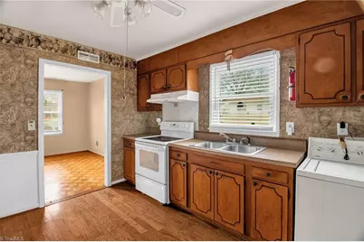 1203 Curtis Street, Greensboro, NC 27406 - Photo 12