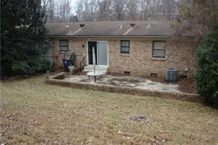 2206 Bywood Rd, Greensboro, NC 27405 - Photo 10