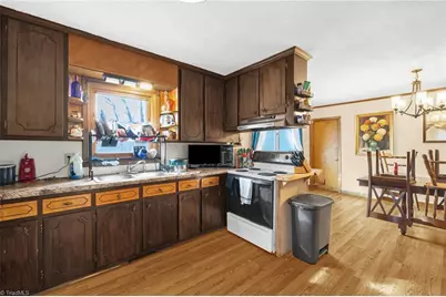 607 W Academy Street, Randleman, NC 27317 - Photo 10