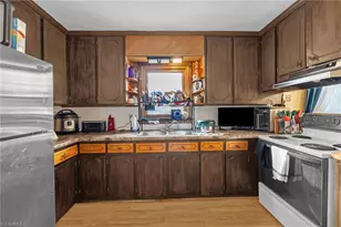 607 W Academy St, Randleman, NC 27317 - Photo 8