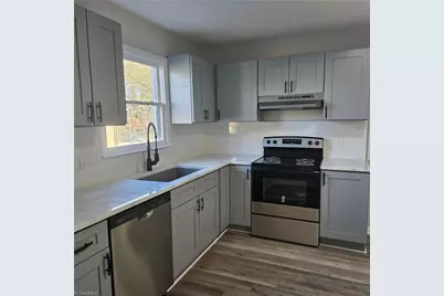 4218 Bramlet Place, Greensboro, NC 27407 - Photo 8