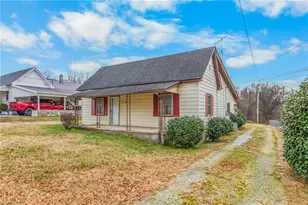 144 Center St, Cooleemee, NC 27014 - Photo 2