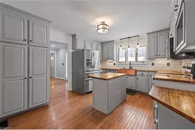 2009 Downing Street, Greensboro, NC 27410 - Photo 6