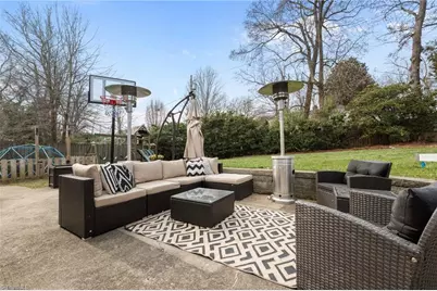 2009 Downing Street, Greensboro, NC 27410 - Photo 24