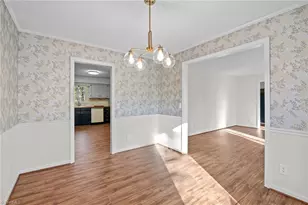 402 Eva Ln, Greensboro, NC 27455 - Photo 12