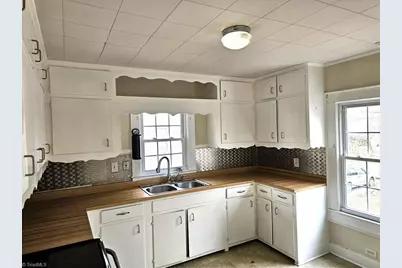 901 Grace Avenue, Burlington, NC 27217 - Photo 8