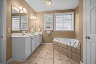 308 Canterbury Dr, High Point, NC 27262 - Photo 16