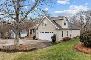 308 Canterbury Dr, High Point, NC 27262 - Photo 38