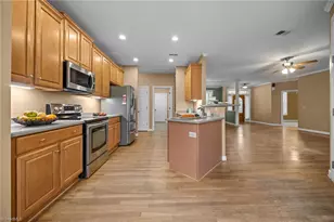 308 Canterbury Dr, High Point, NC 27262 - Photo 8