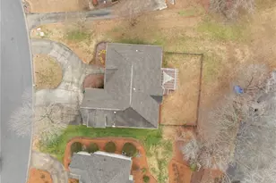 308 Canterbury Dr, High Point, NC 27262 - Photo 40